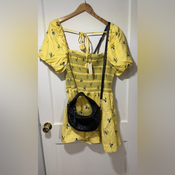 Elegant Black Woven Hobo Bag - Picture 10 of 10